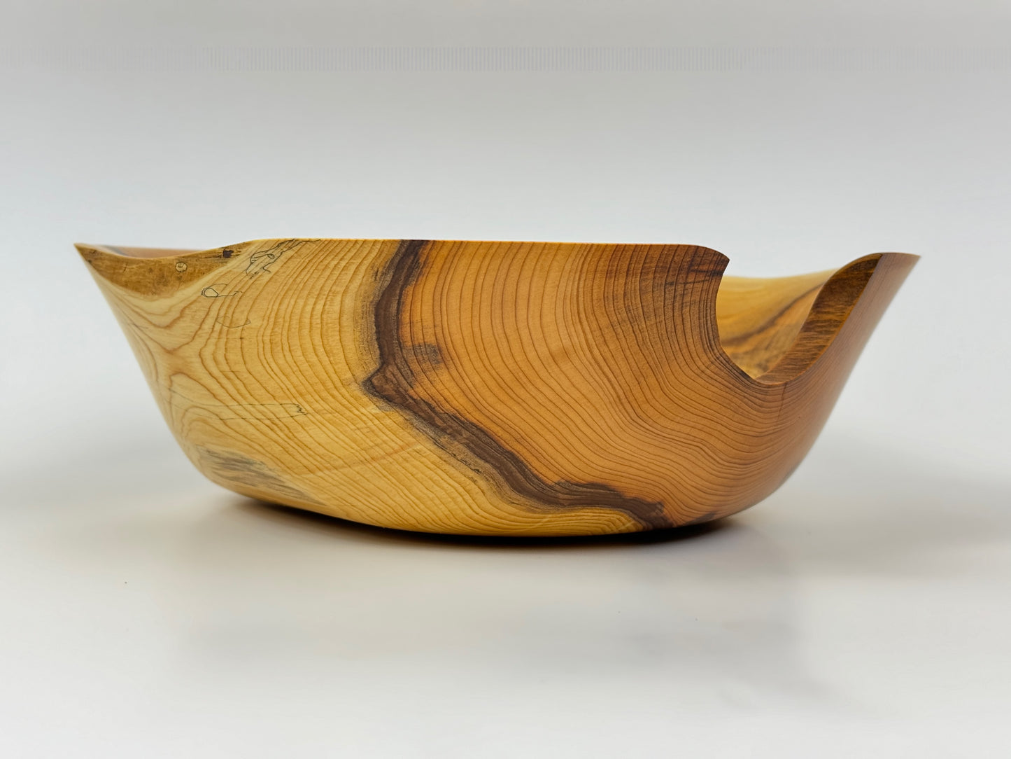 Truro Yew bowl no. 31 - 27cm