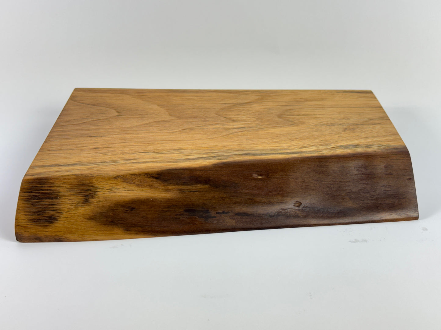 Walnut Chopping board 22 x 17cm