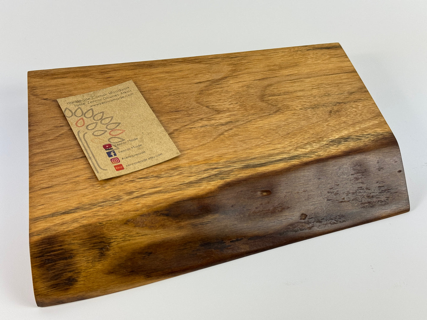 Walnut Chopping board 22 x 17cm