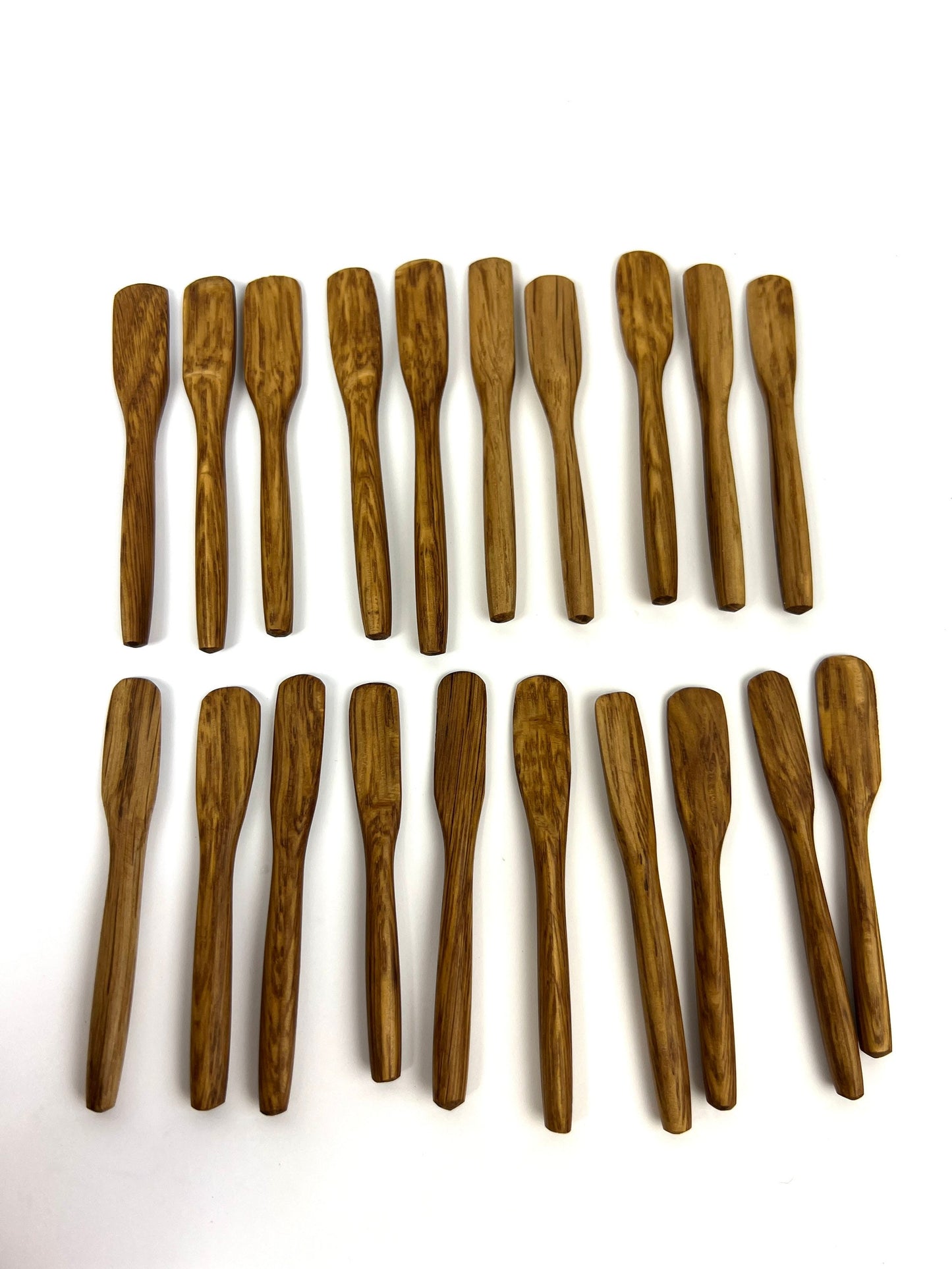 Small wooden cosmetics spatula applicator