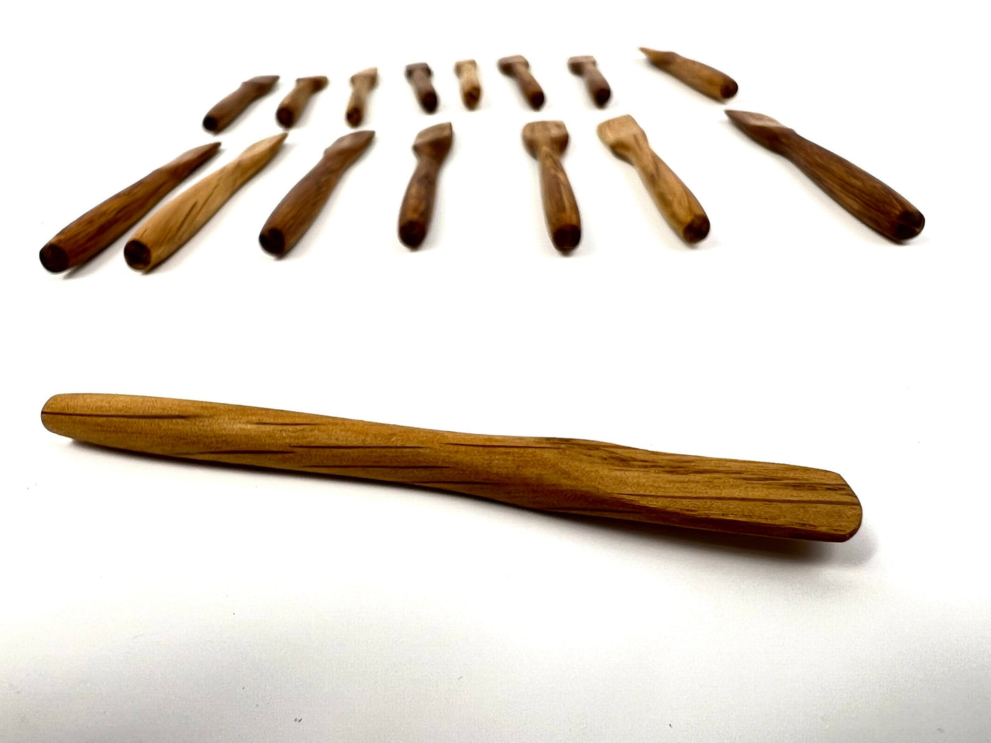 Small wooden cosmetics spatula applicator